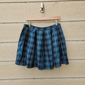 Hot Topic black and turquoise plaid pleated mini skirt large